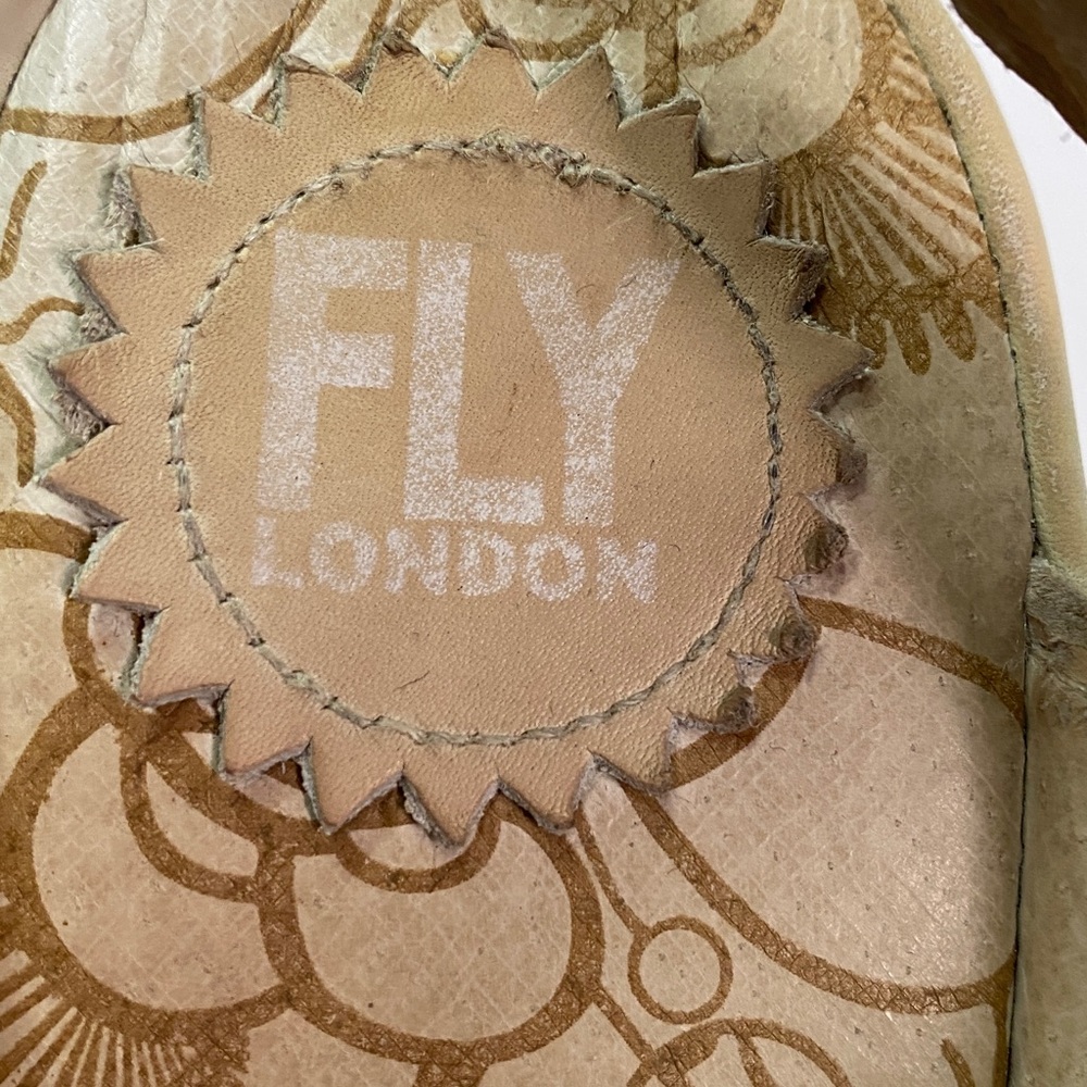 Fly London Wedge Leather Sandals Size 9 Cream Cut Out Perforated Lace Ups - Picture 12 of 16